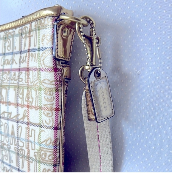 Coach Tattersall Graffiti Swingpack No. KO868-42239 EUC - Picture 8 of 15